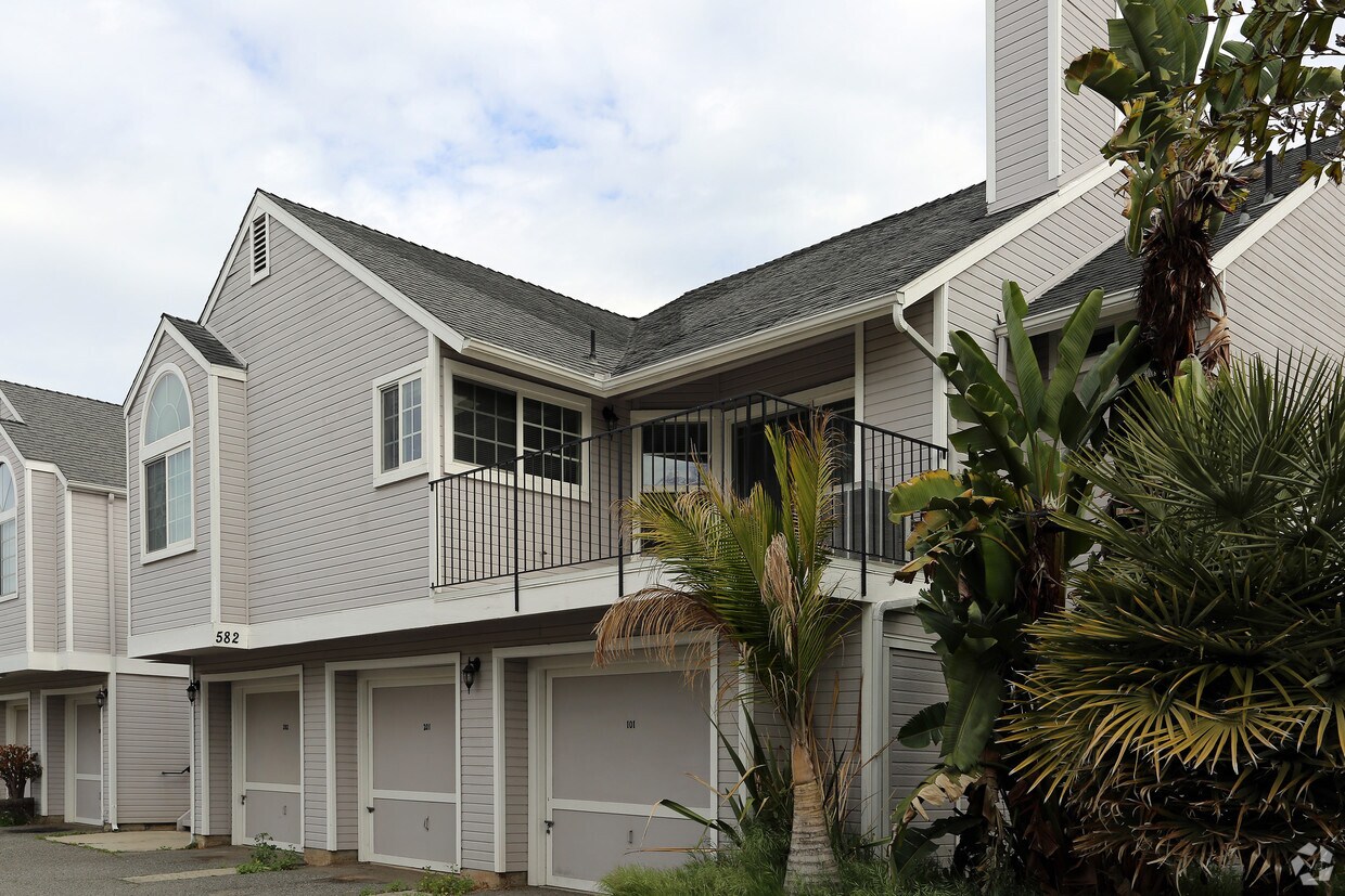 Foto del edificio - 580-582 Vineyard Rd