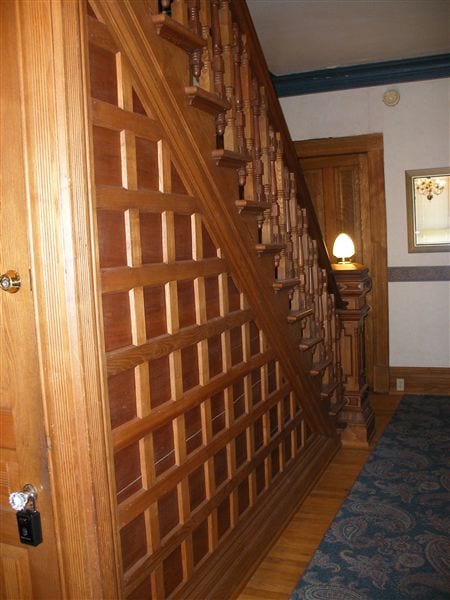 Building Photo - 17 E Elm Ave