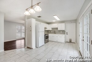 Building Photo - 300 Roanoke Dr