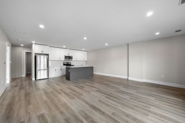 Building Photo - 1 Bedroom + Den Elation Suites - Plan B