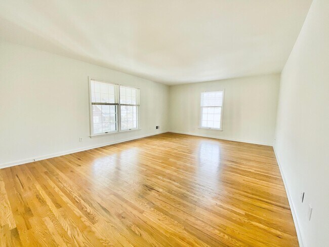 Foto del edificio - 1423 Everett Ave