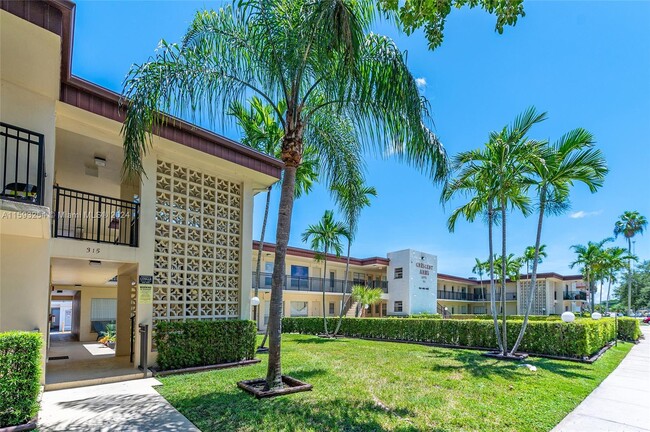 Building Photo - 315 S Crescent Dr