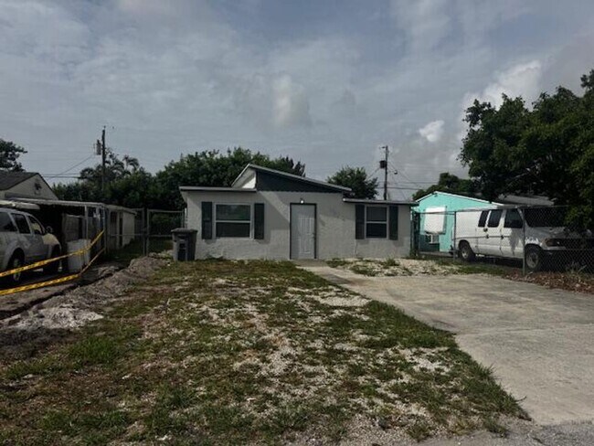 Foto del edificio - 1214 Highview Rd