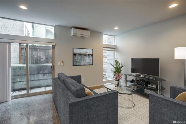 Building Photo - 1520 13th Ave S