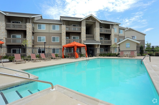 Building Photo - Chisholm Lake Apartments