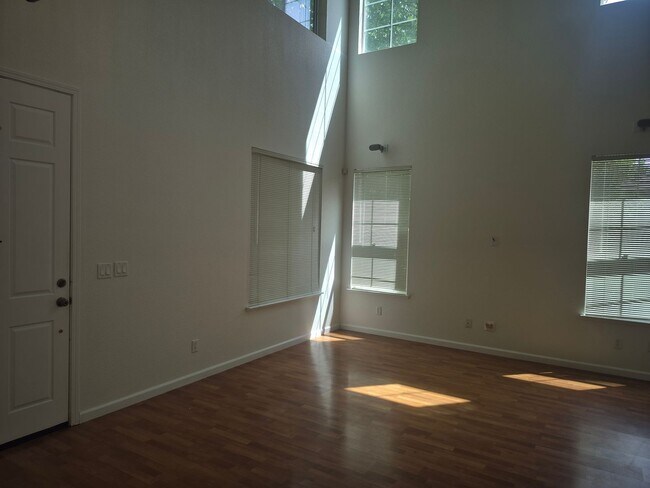 Building Photo - 190 Rockmont Cir