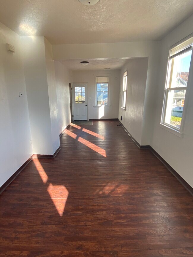 516 Center Ave Unit 3, Pitcairn, PA 15140 516 Center Ave Pitcairn, PA