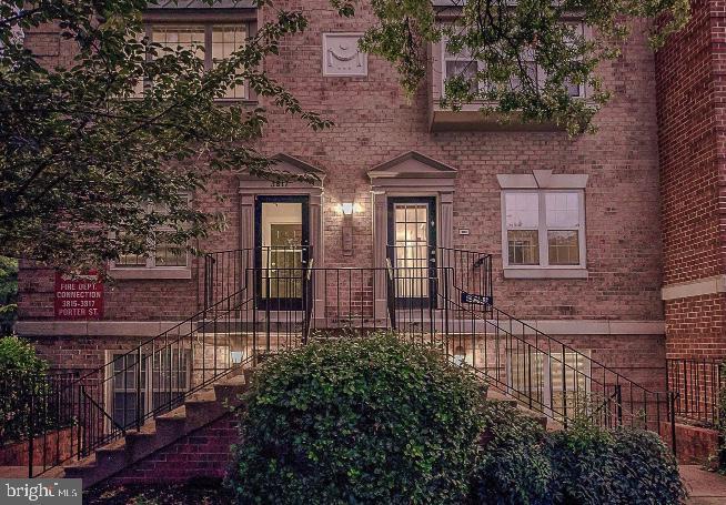 Foto principal - 3817 Porter St NW