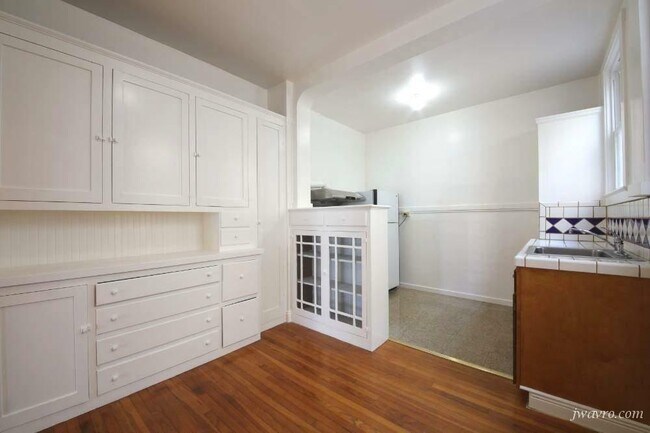 Building Photo - 1565 Green St