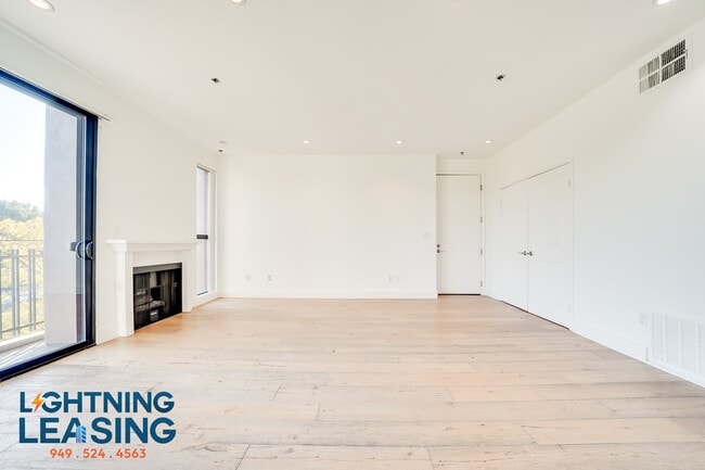 Building Photo - 8814 Burton Way