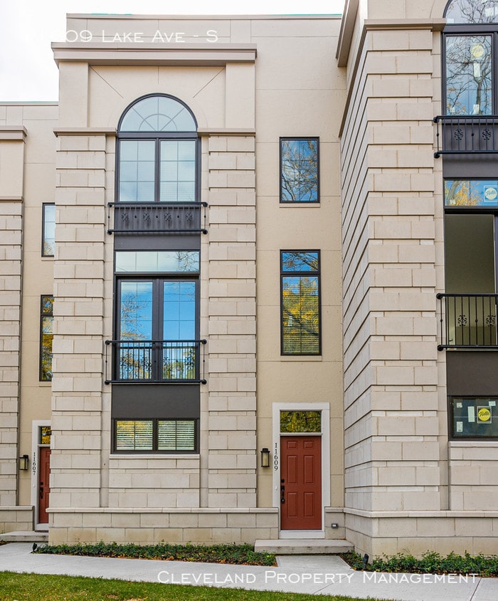 Primary Photo - A Stunning Must See 1 bed 2.5 Brownstone