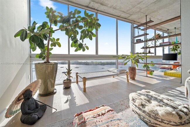 Foto del edificio - 7934 West Dr