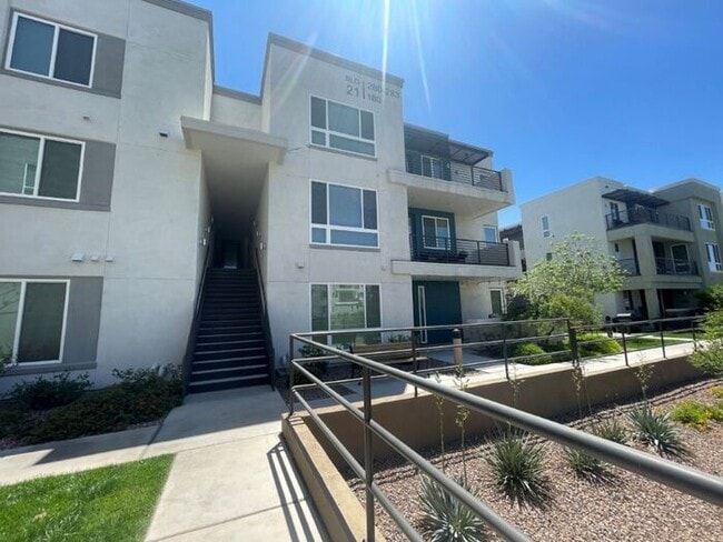 Building Photo - 1250 Abbey Ln