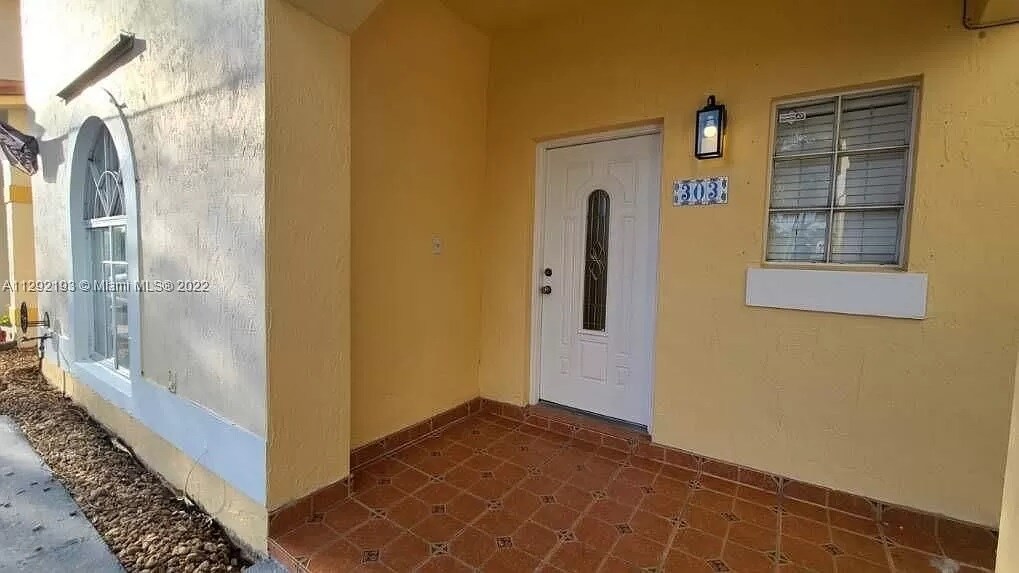 Primary Photo - 8325 NW 186th St