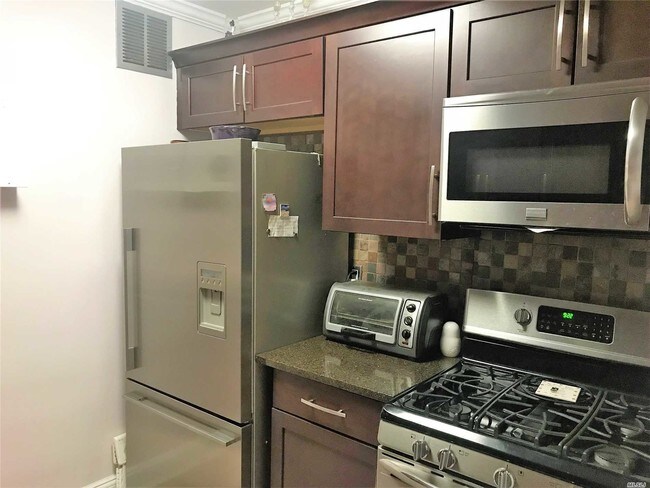 Foto del edificio - 840 Shore Rd