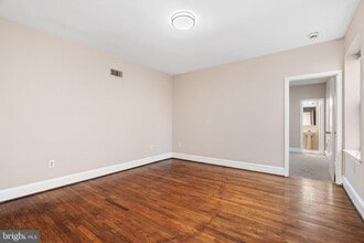 Building Photo - 1906 Fairmount Ave