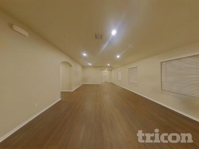 Building Photo - 3417 Doris Dr