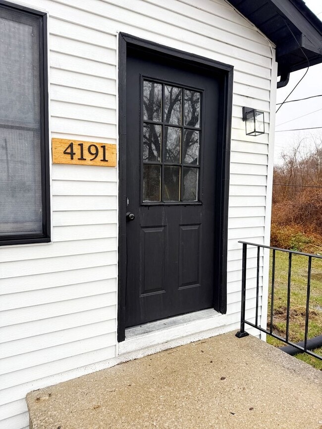 Photo - 4191 IL-162 House