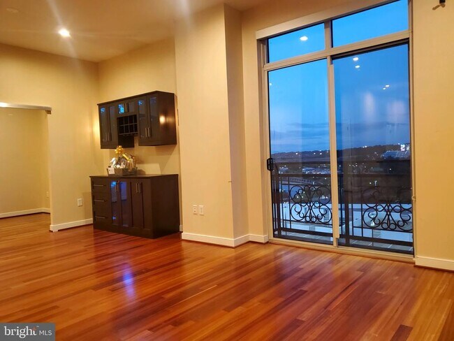 Building Photo - 155 Potomac Passage