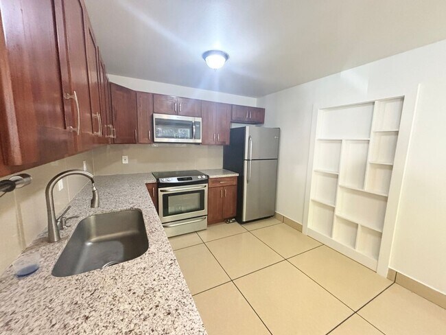 Building Photo - 1940 Iwaho Pl - 4 Bed 2 Bath Beautifully U...