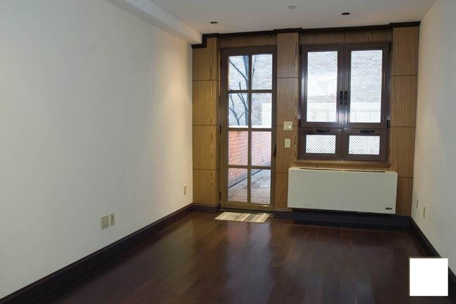 Building Photo - 1400 York Ave