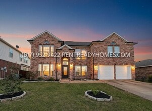 Building Photo - 2221 Overton Dr