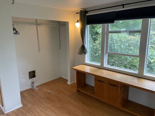 Building Photo - Cute Pigeon Point Open 1 Bedroom Cottage