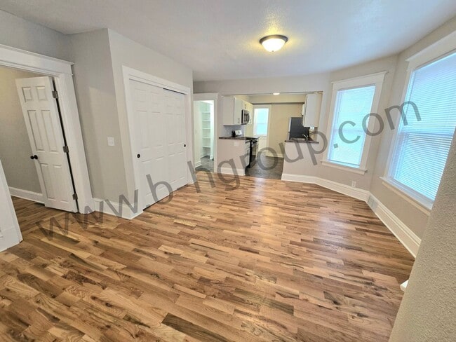 Building Photo - 2629 Roosevelt Rd