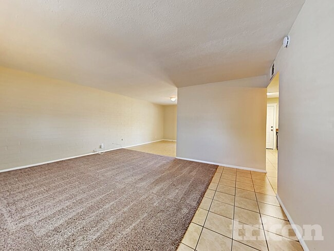 Building Photo - 5024 W Krall St