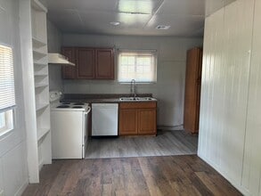 Building Photo - 1554 S Rogers Ave