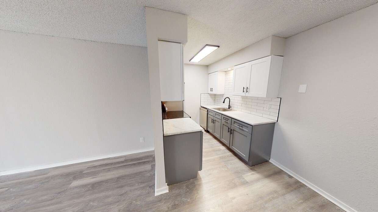 Crossings at Lakewood Apartments in Tulsa, OK