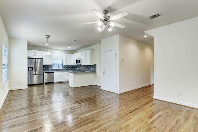 Foto del edificio - 701 E 40th St