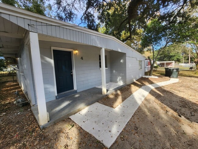 Building Photo - 4 wyoming Dr Pensacola, FL 32505  January ...
