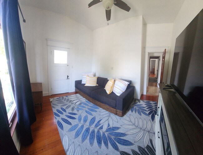 Building Photo - Islay Street  770-774