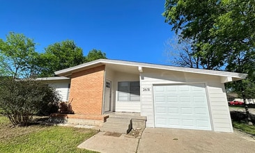 Building Photo - 2618 Goliad St