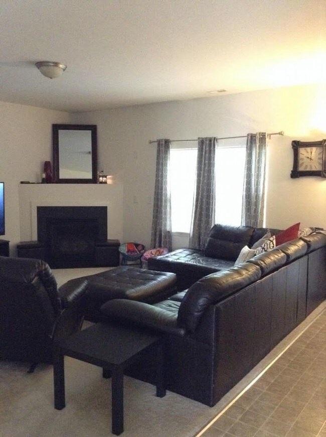 Foto del edificio - 4530 Shady Side Lane