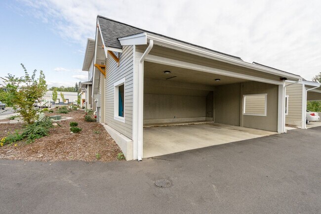 Building Photo - MOVE IN SPECIAL! 2 Bedrooms, 1.5 Bath Single Family Townhouse - Stonecrest Ct ( E.Bakerview Rd.& ...