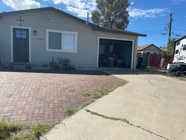 Foto del edificio - 855 W La Osa St