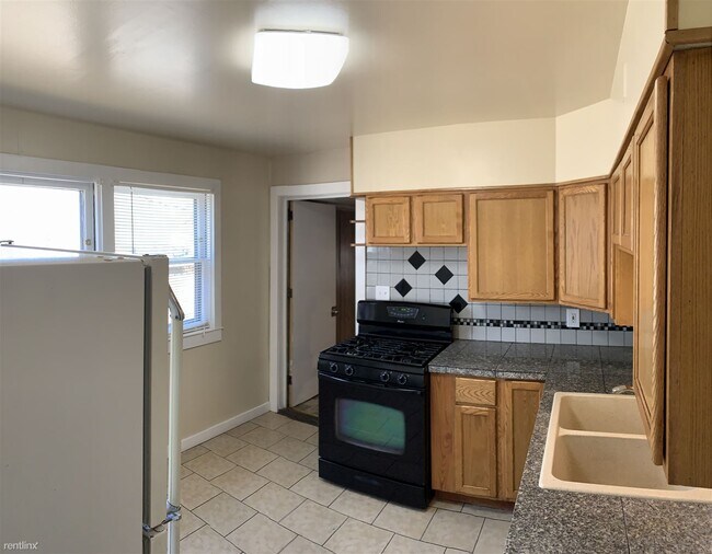 Building Photo - 3 br, 2 bath House - 61 Caledonia St NE