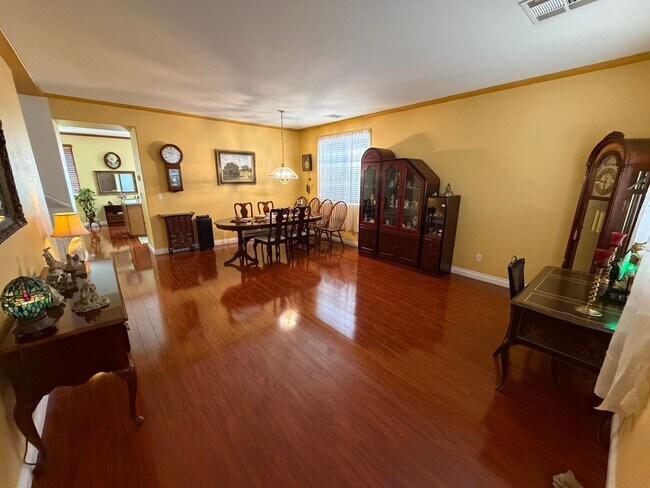 Building Photo - 1131 Laguna Park Ct