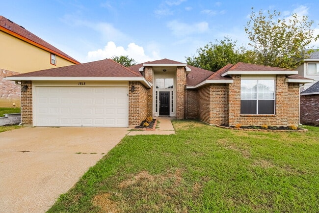 Building Photo - 1615 Barclay Dr