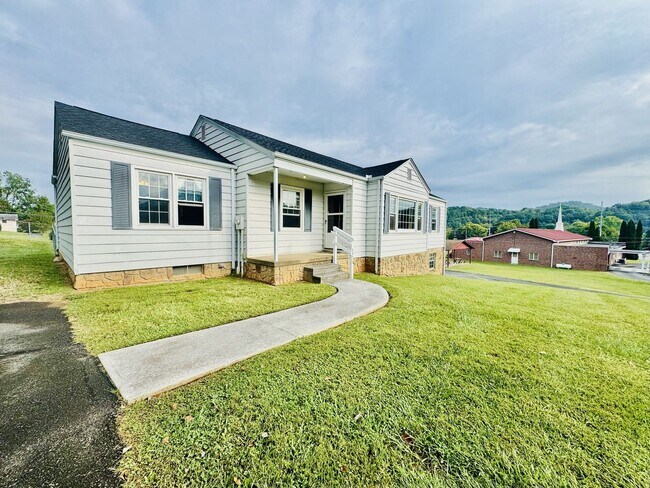 Foto del edificio - 3976 US Hwy 19E, Elizabethton, TN 37643