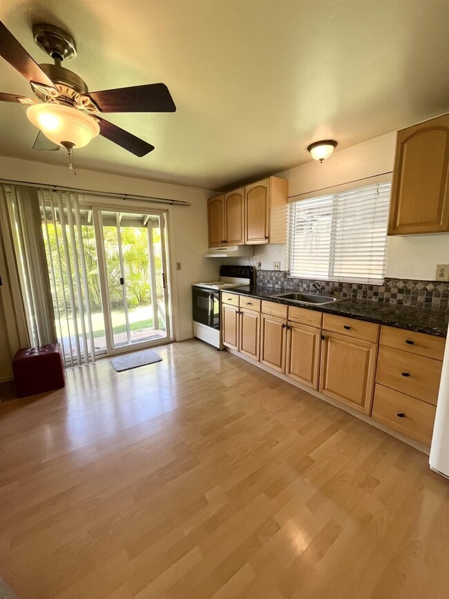 Building Photo - 485 Kaiwahine St