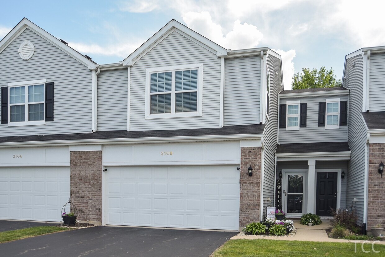 Foto principal - 210 Portage Ln