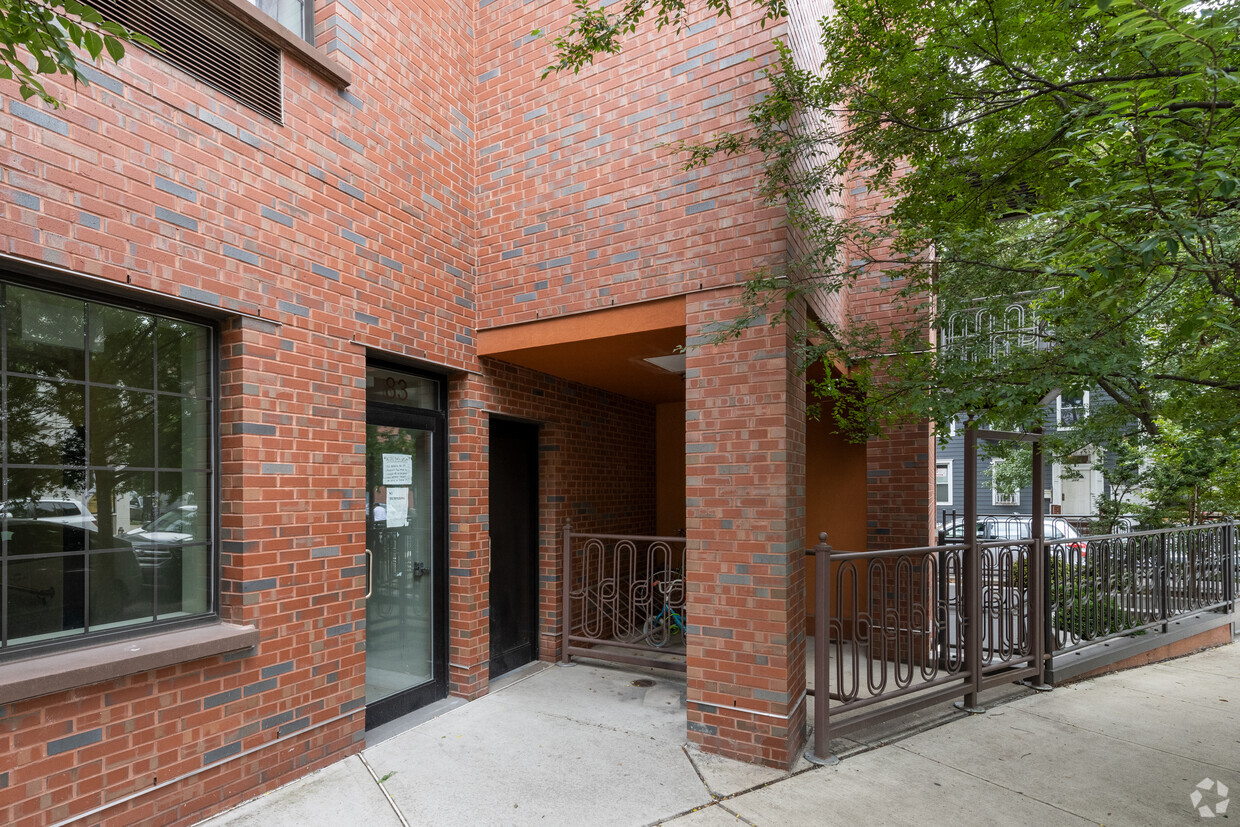 Building Photo - 83 Bushwick Pl