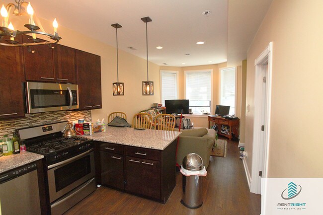 Building Photo - 1324 N Bosworth Ave