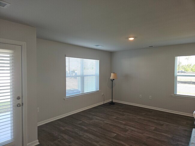 Foto del edificio - 4215 High Glen Dr