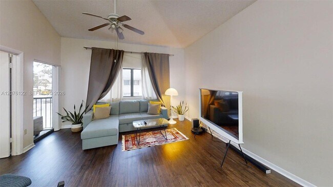Foto del edificio - 2550 SW 18th Terrace