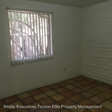 Foto del edificio - 210 W Roger Rd