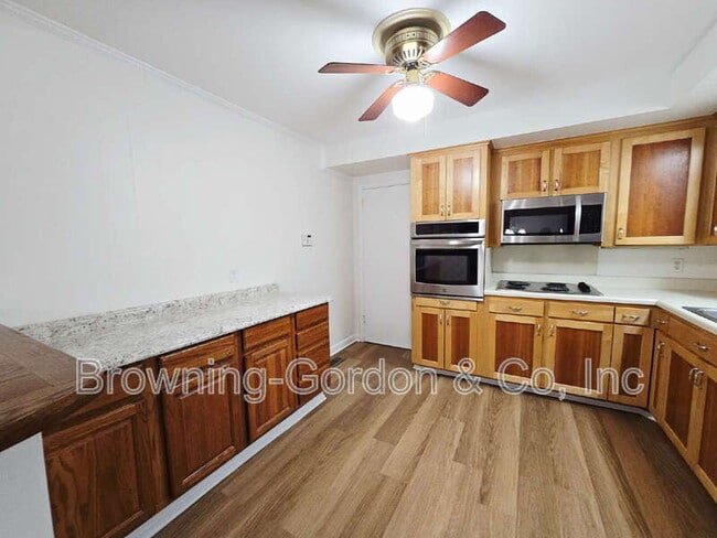 Building Photo - 241 Bonnacroft Dr